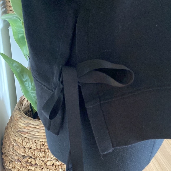 Banana Republic Sweatshirt Sweater with ribbon tie detailing on sides - Picture 3 of 8
